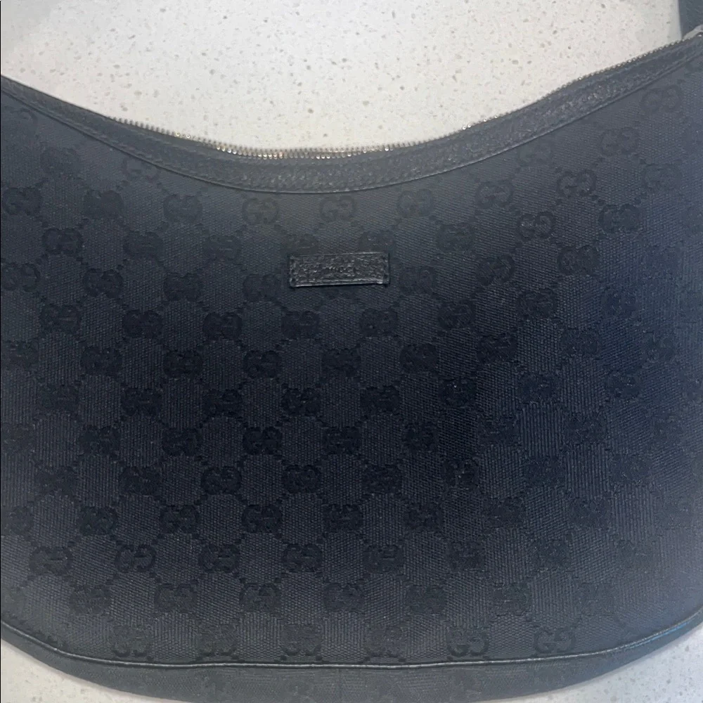 Gucci Black Monogram Shoulder Bag - Picture 3 of 13